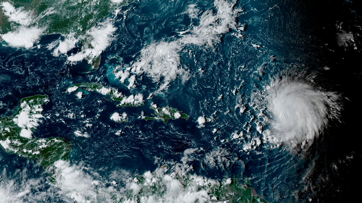 Hurricane Lee grew to have high winds as it traveled over Atlantic Ocean – NBC Bay Area - Vimarsana News