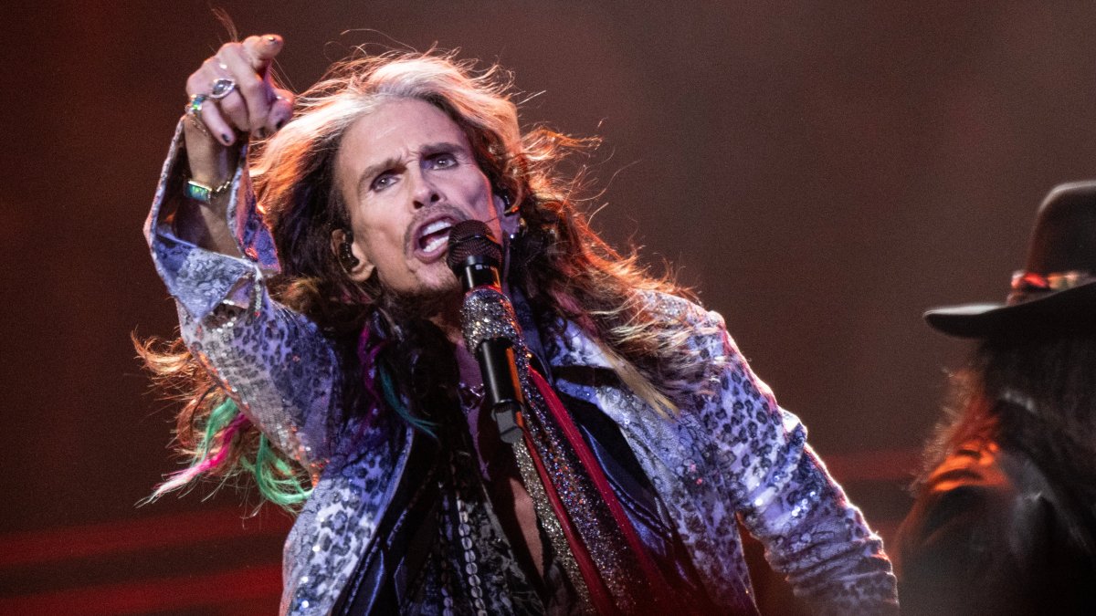 Steven Tyler throat injury means Aerosmith postpones Boston show – NBC Bay Area - Vimarsana News
