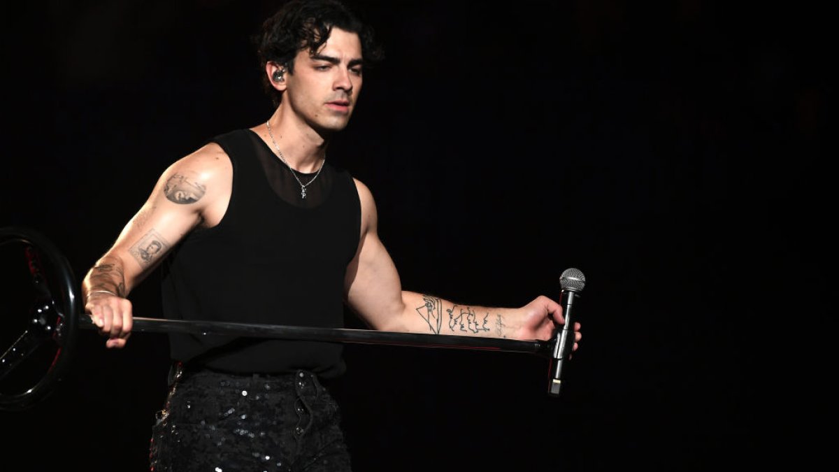 Joe Jonas Sends Message With Ring Amid Sophie Split Speculation