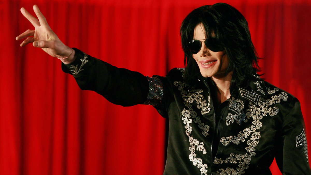 See Michael Jackson's sons Blanket and Prince in new family picture - Vimarsana News