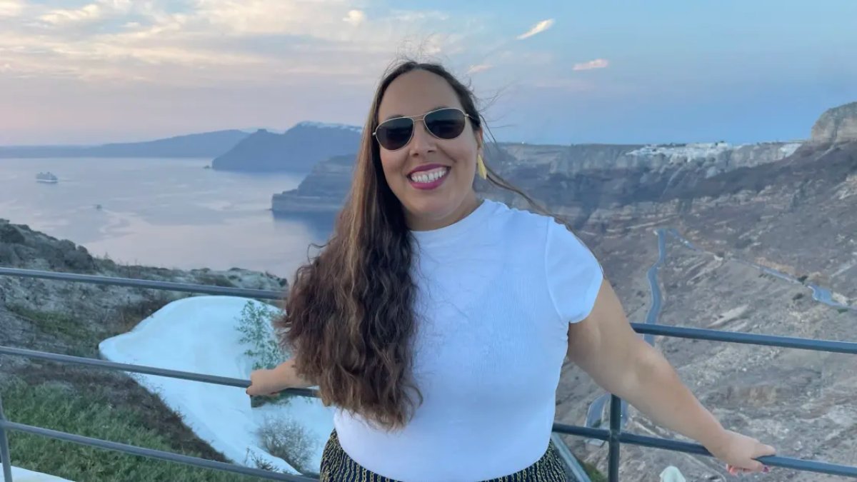 Woman, 43, diagnosed with cancer on vacation is stuck in Greece for