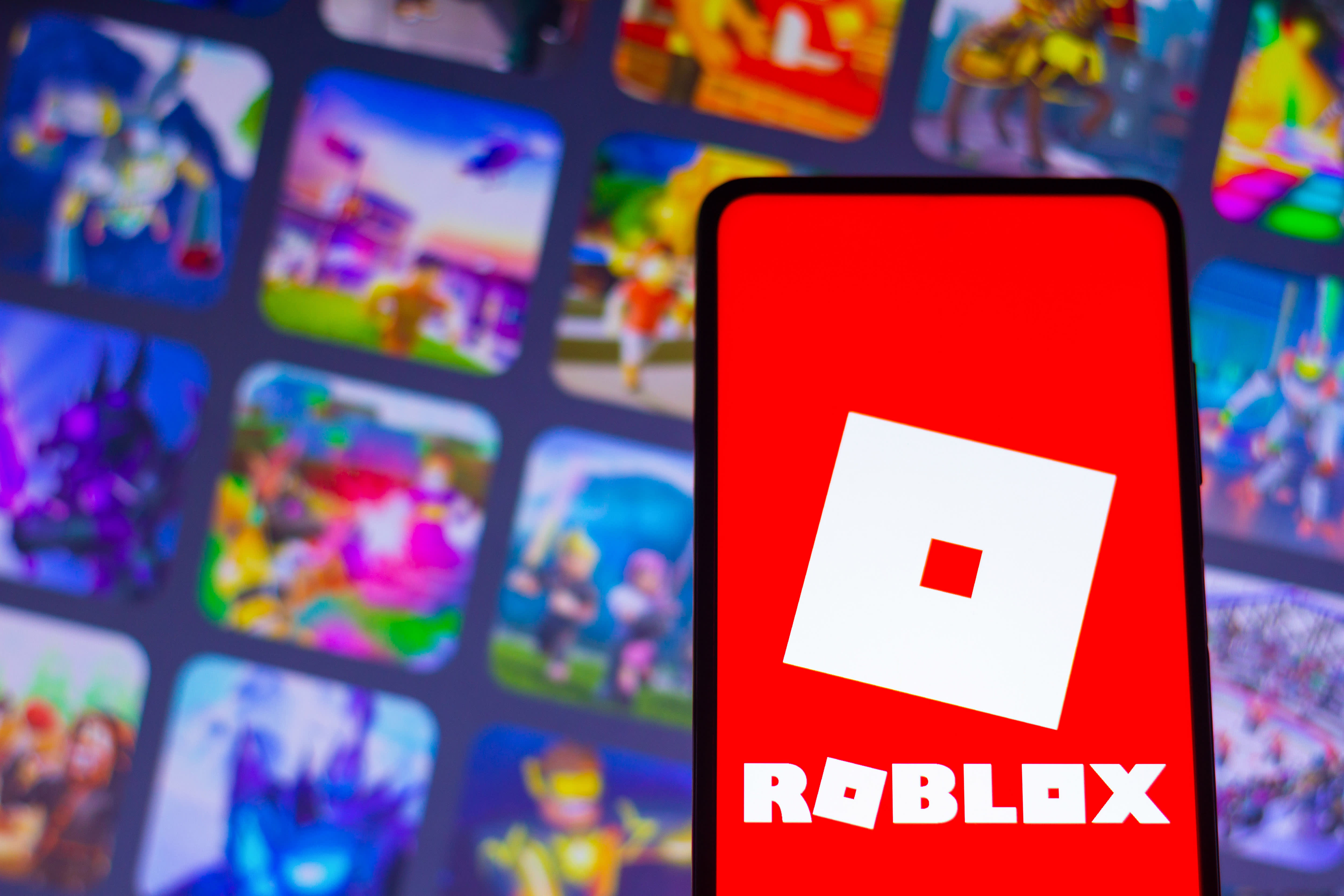 Roblox accused of allowing gambling sites to target minors