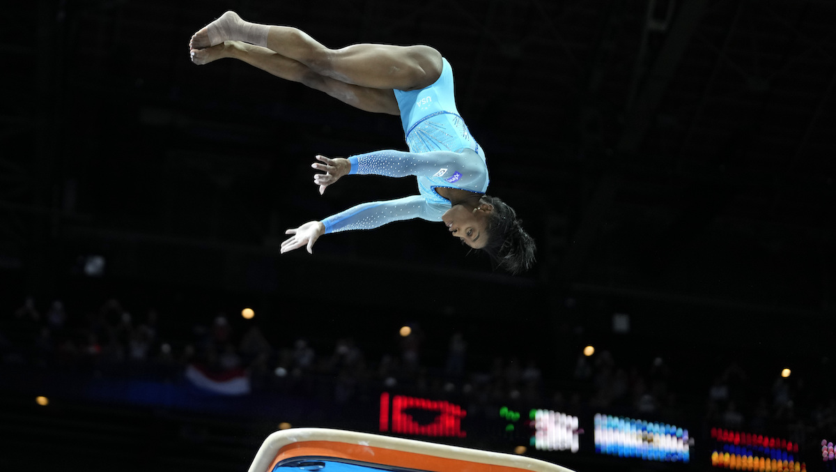 Simone Biles clinches record world gymnastics championships team