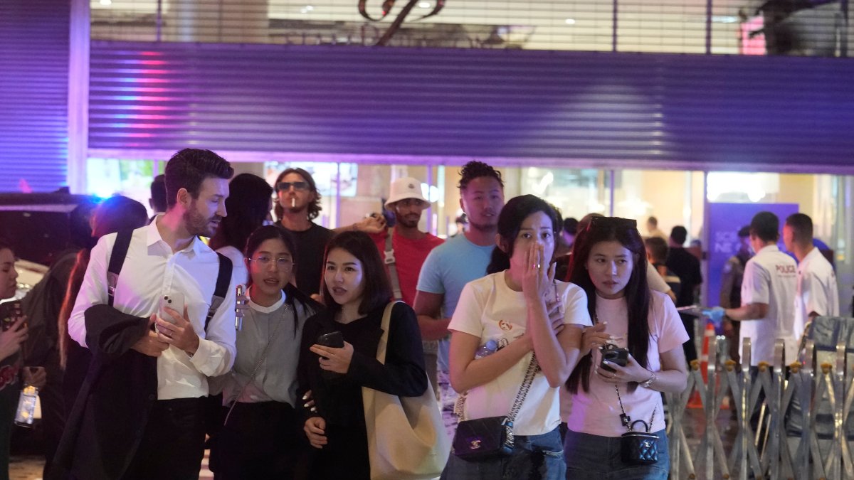 Bangkok shopping mall shooting kills at least 2 – NBC Bay Area - Vimarsana News