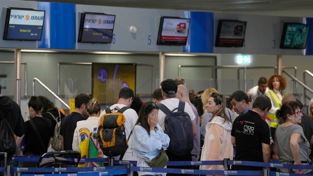 Israelis abroad desperately try to head home to join military units – NBC Bay Area - Vimarsana News