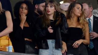 Singer Taylor Swift (C) attends a game between the New York Jets and the Kansas City Chiefs at MetLife Stadium on October 01, 2023