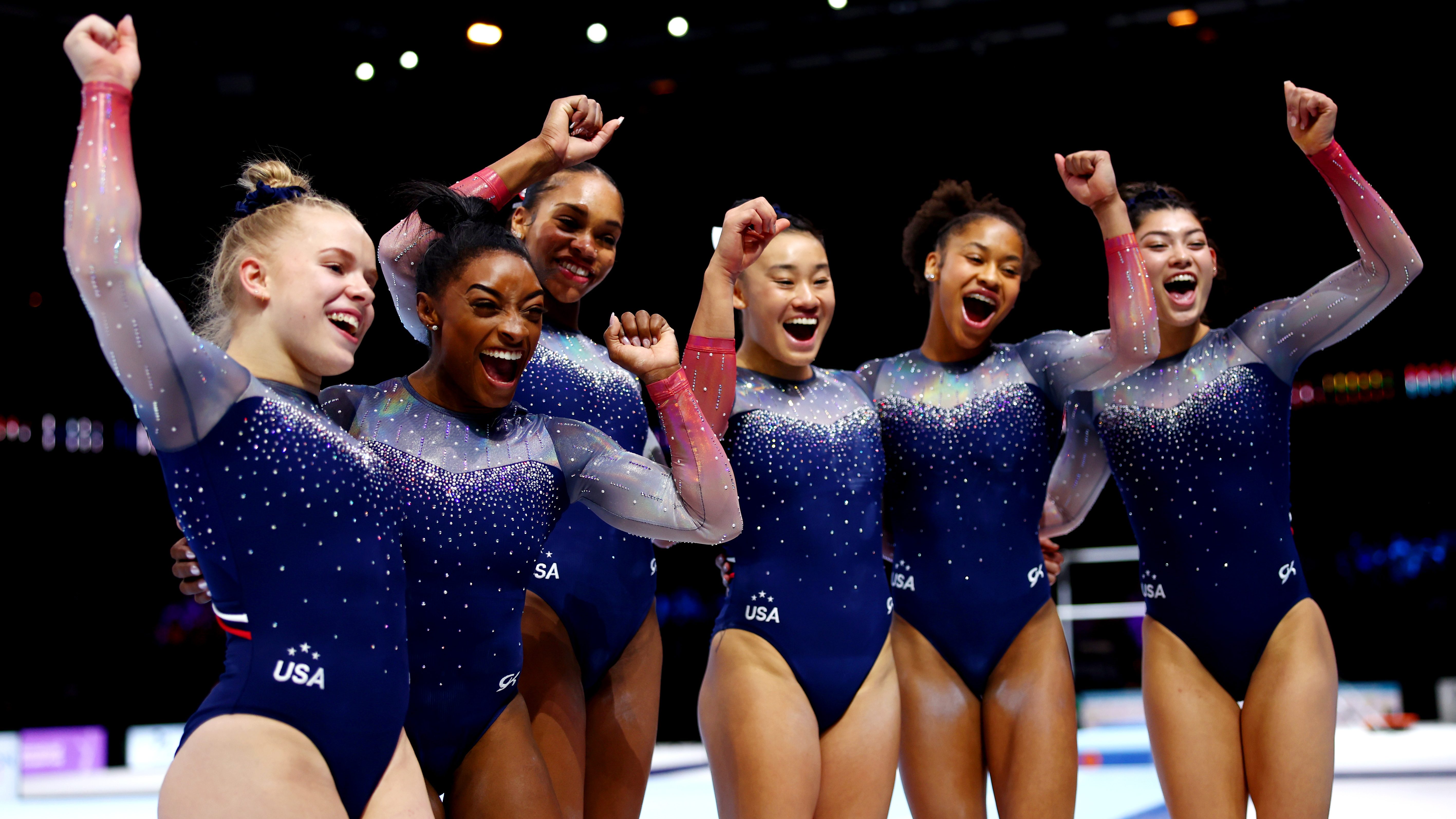 Simone Biles leads U.S. women to record 7th straight team title at