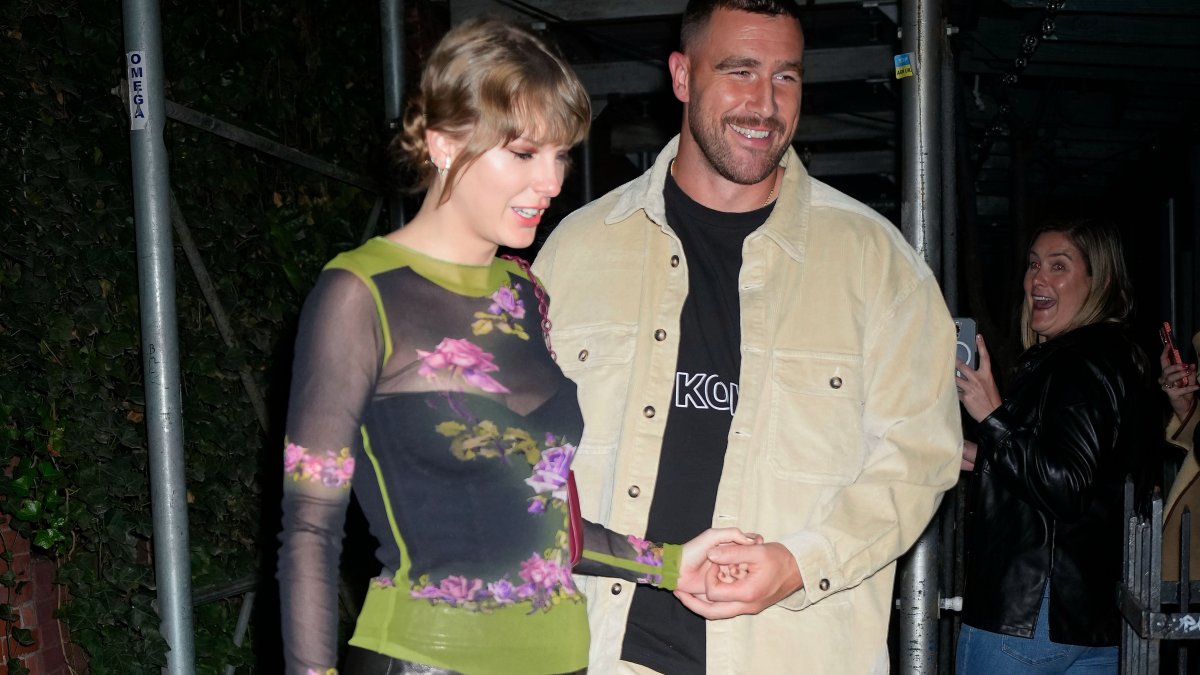 Taylor Swift kisses Travis Kelce after Argentina concert NBC Bay Area Taylor Swift kisses Travis Kelce after Argentina concert NBC Bay Area