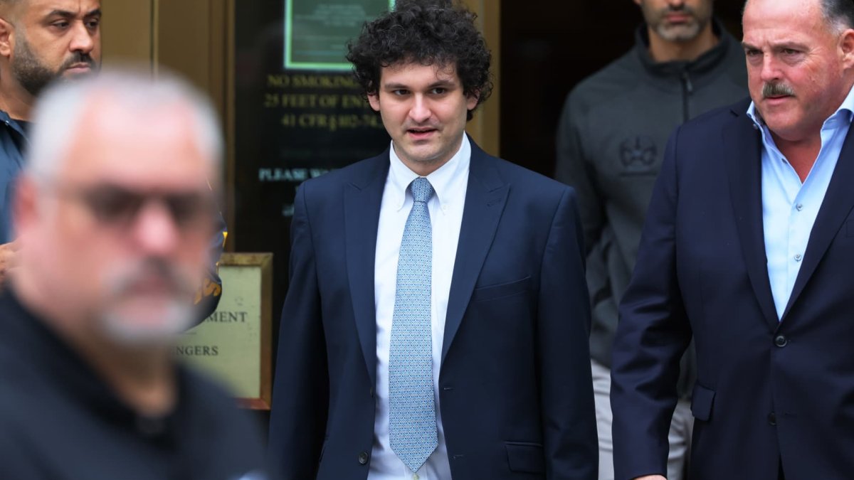 Sam Bankman-Fried built crypto empire on 'pyramid of deceit,' prosecutors say in closing – NBC Bay Area - Vimarsana News