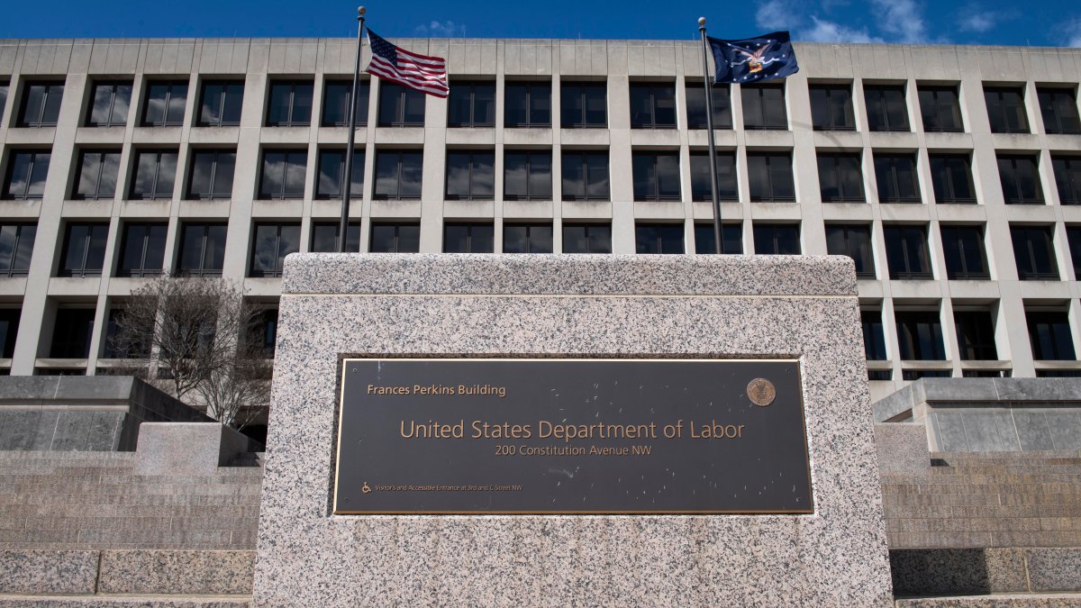 U.S. gained 64,000 jobs in November but lost 105,000 in October; unemployment rate at 4.6%