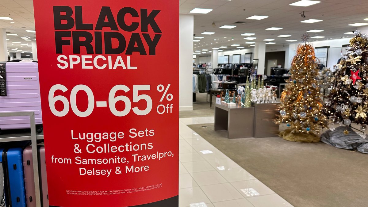 Retailers ready to kick off Black Friday as shoppers pull back on