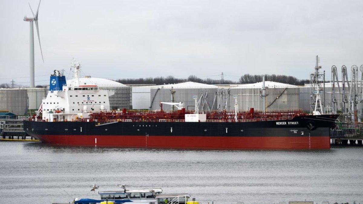 Yemen's Houthi rebels blamed for seizure of Israeli-linked tanker; US Navy captures hijackers – NBC Bay Area - Vimarsana News