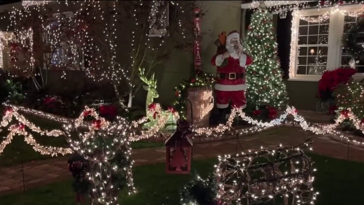 Bay Area crowds gather to see holiday lights, 49ers NBC Bay Area