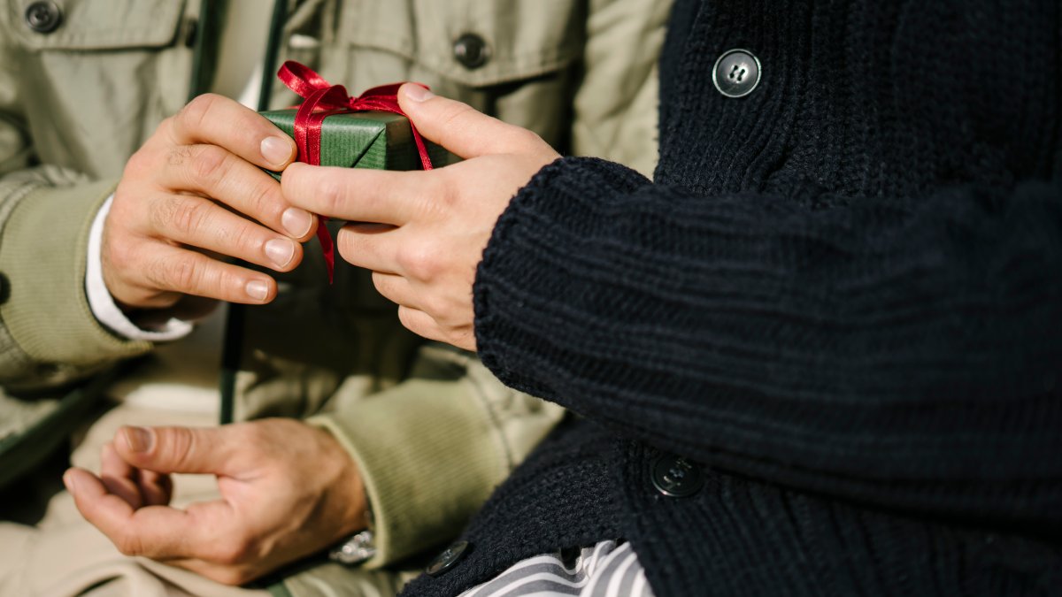 17 really last-minute gifts for him – NBC Bay Area - Vimarsana News