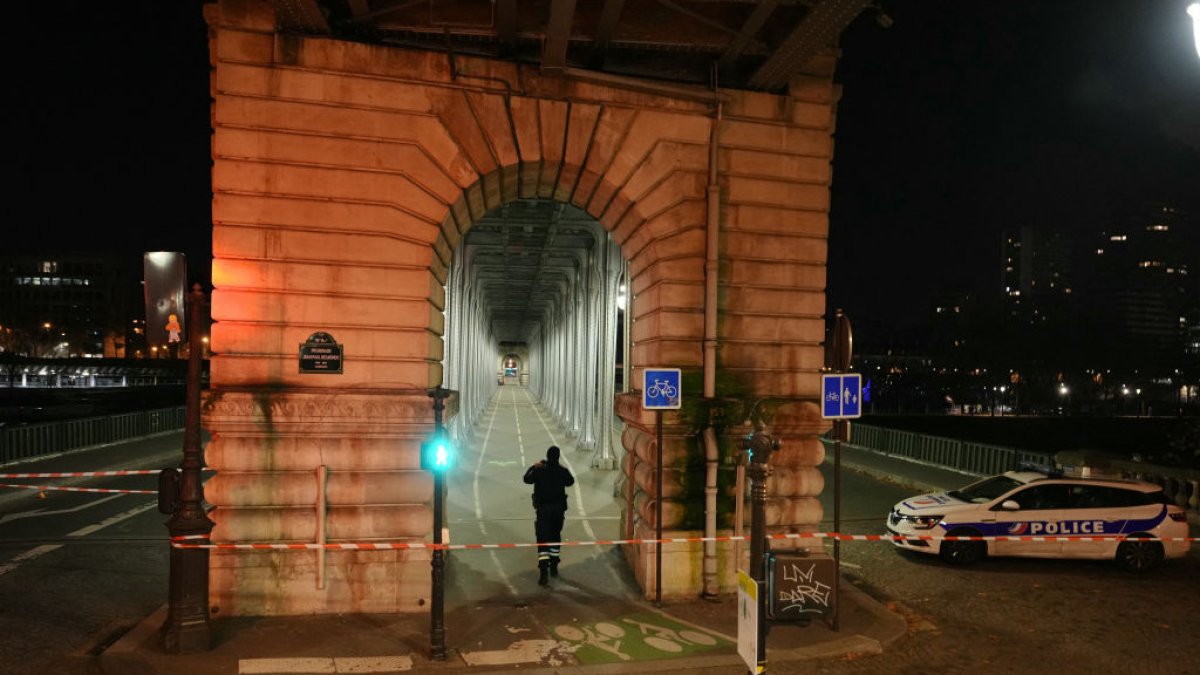 Paris knife attack kills German tourist, injures 2 others – NBC Bay Area - Vimarsana News