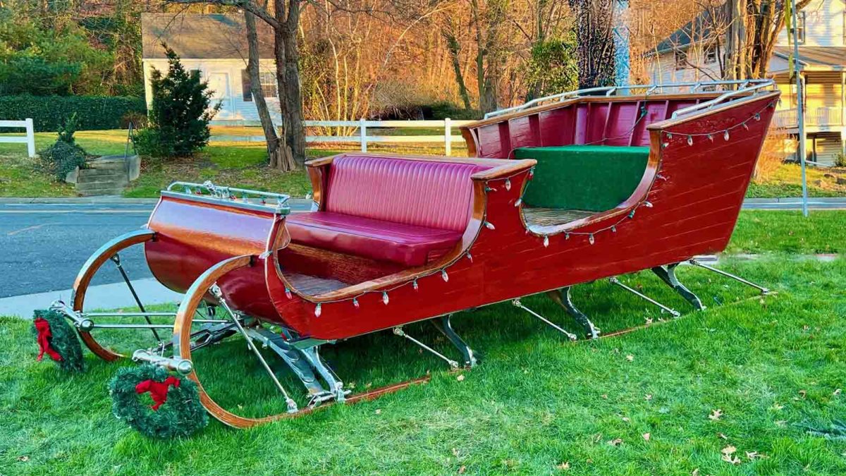 Sleigh from 'Elf' movie on display for photo ops in New York – NBC Bay Area - Vimarsana News