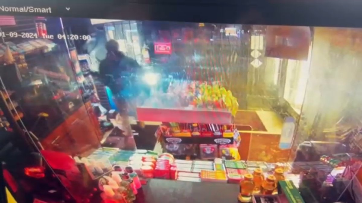 Oakland business owner confronts burglars in his store NBC Bay Area