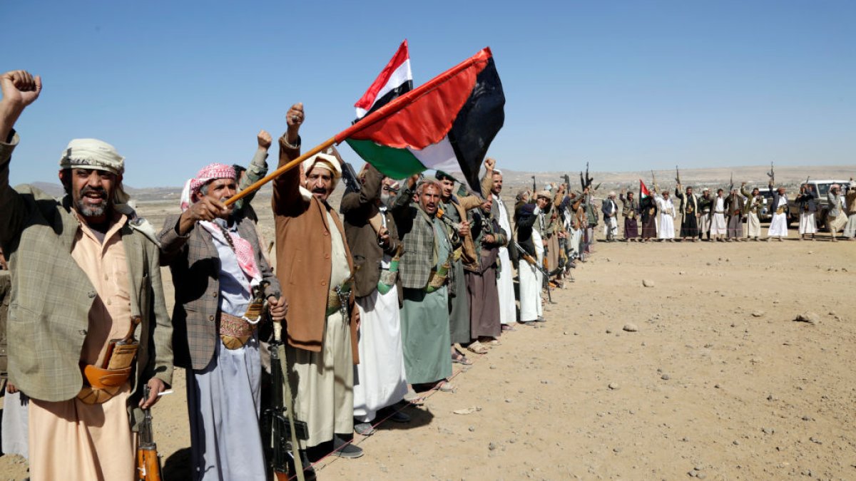 Houthi rebels strike a US-owned cargo ship off the coast of Yemen – NBC Bay Area - Vimarsana News