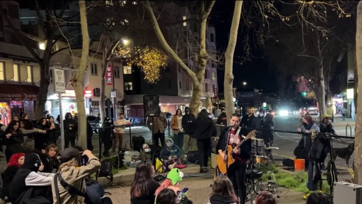 Protests continue as super walls surround People's Park in Berkeley – NBC Bay Area - Vimarsana News
