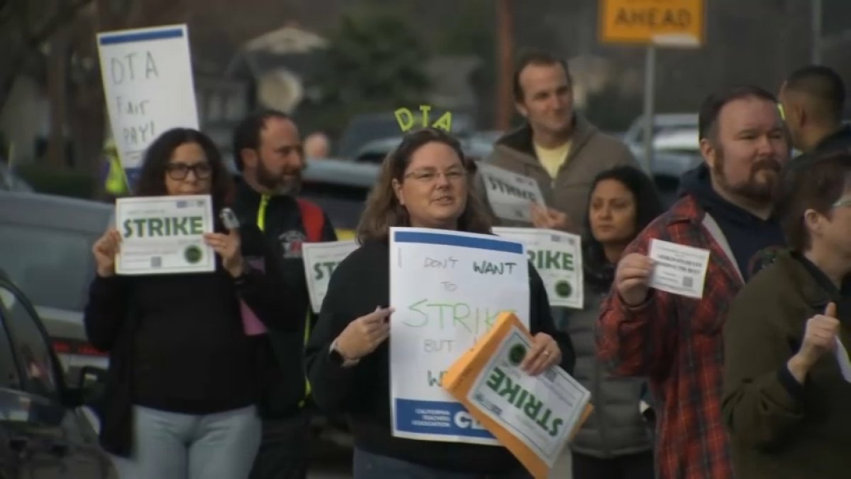 Dublin Unified School District teachers picket for better pay – NBC Bay ...