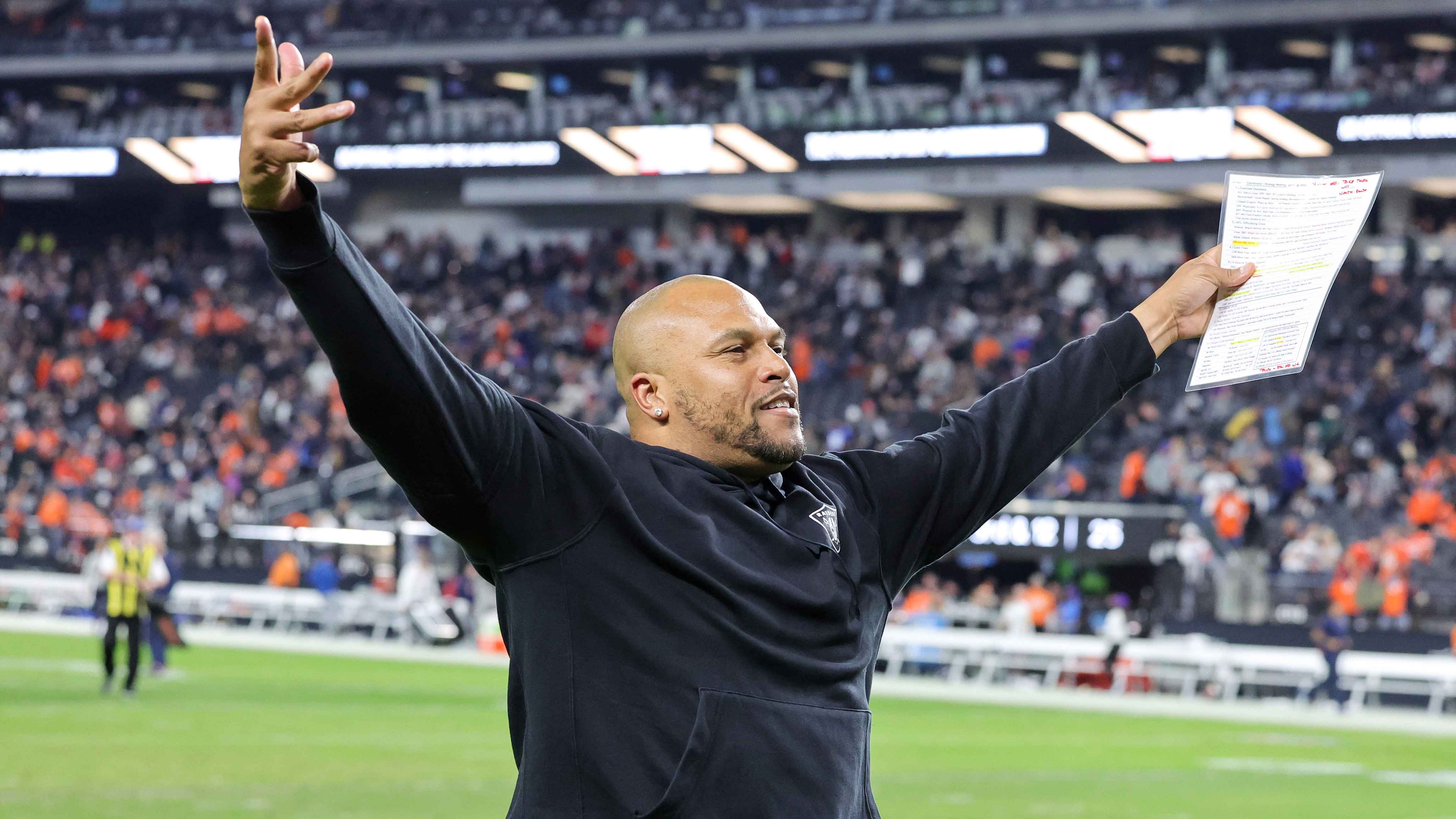 Raiders To Keep Antonio Pierce As Head Coach – NBC Bay Area