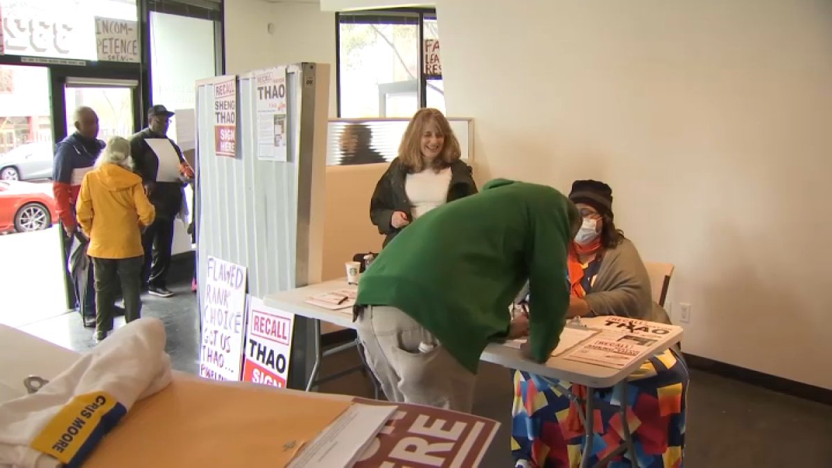 Group aiming to recall Oakland Mayor Sheng Thao holds signature-collecting event - Vimarsana News
