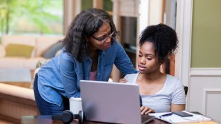 The new FAFSA rollout has faced several obstacles and delays—what students and families can do