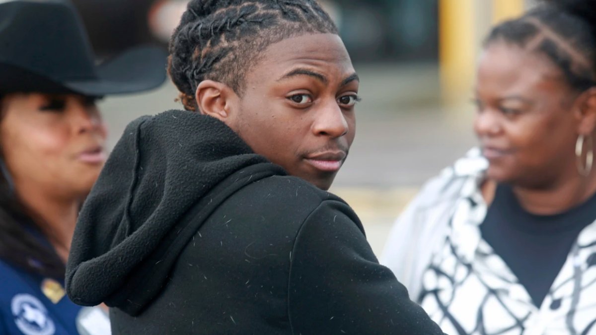 The case of a Black teen punished over his hair heads to court – NBC Bay Area - Vimarsana News