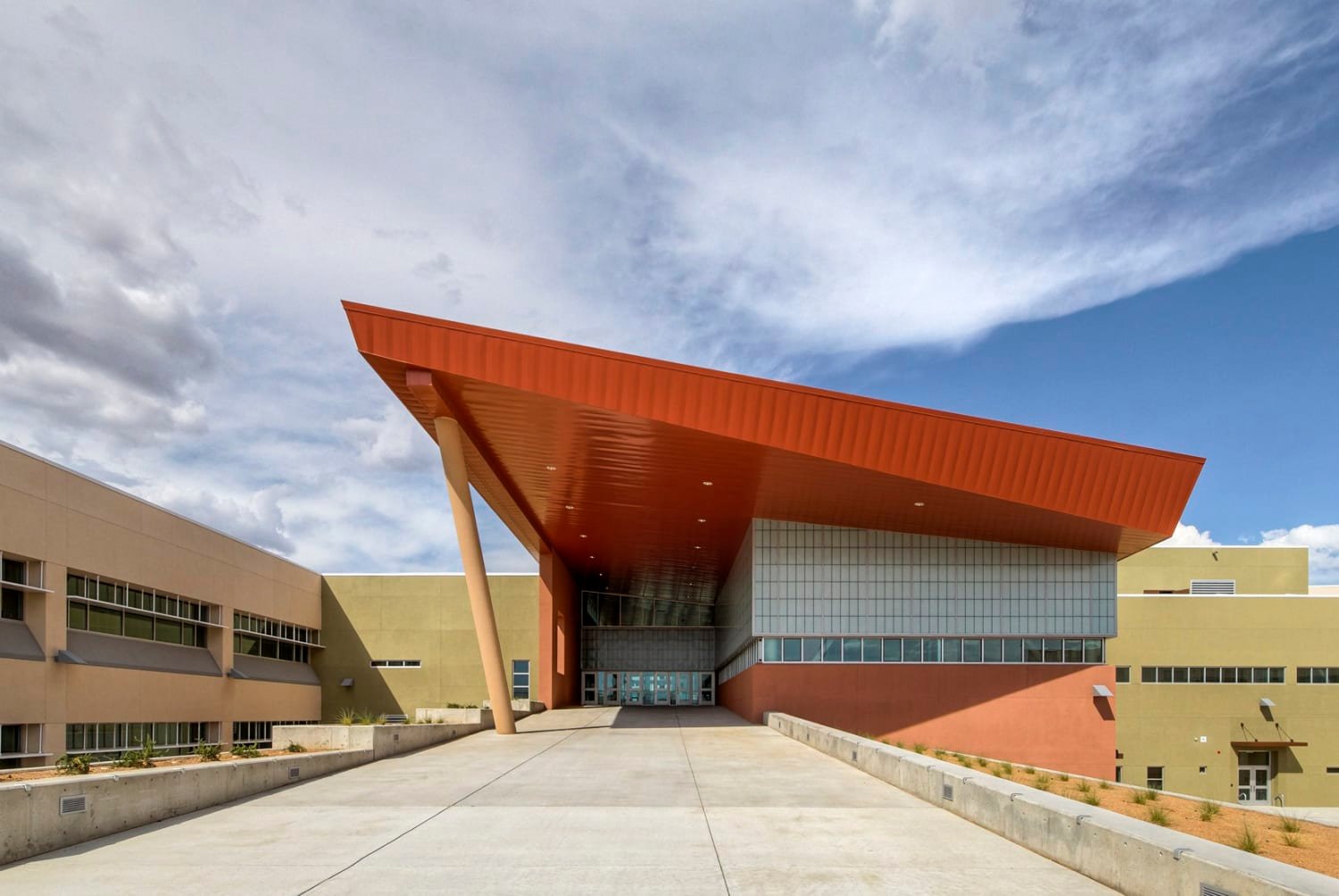 New Mexico teacher had students duel with swords in class, leading to serious injury of teen girl, lawsuit says - Vimarsana News