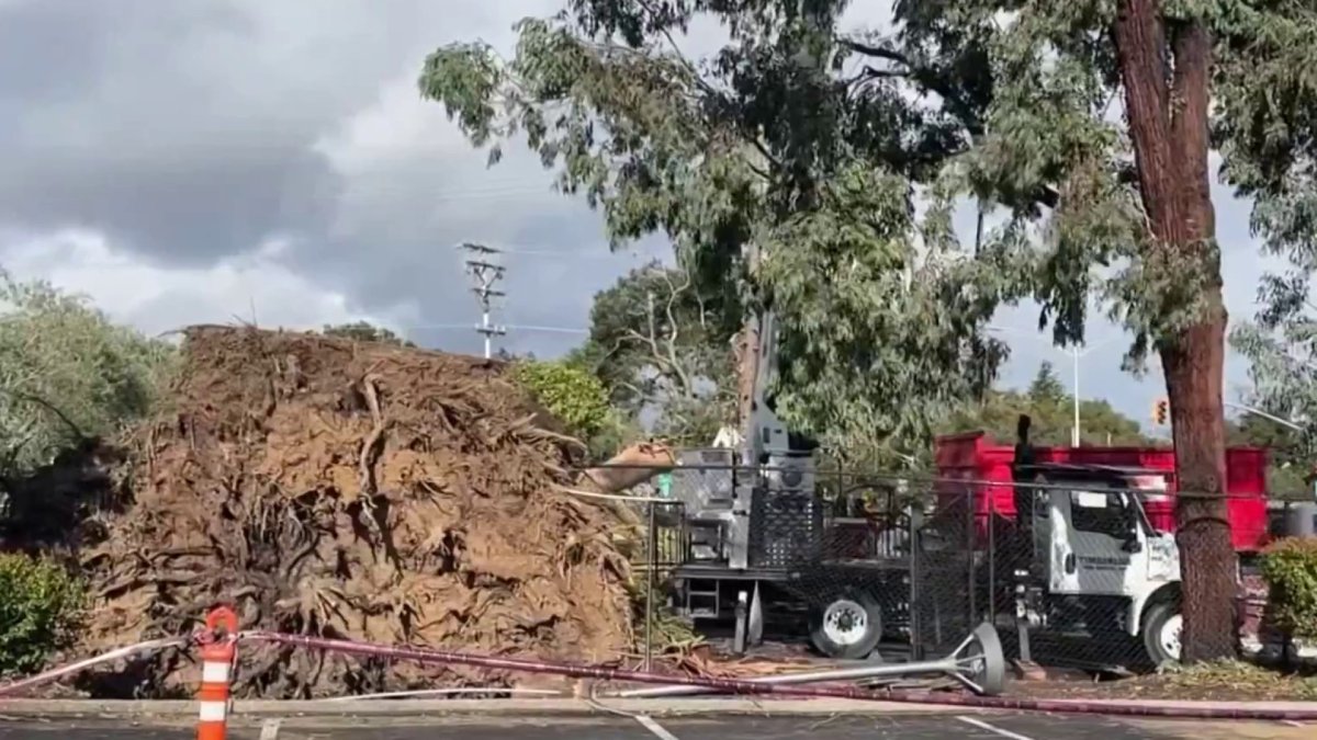 Peninsula residents wait for power to come back after storm – NBC Bay Area