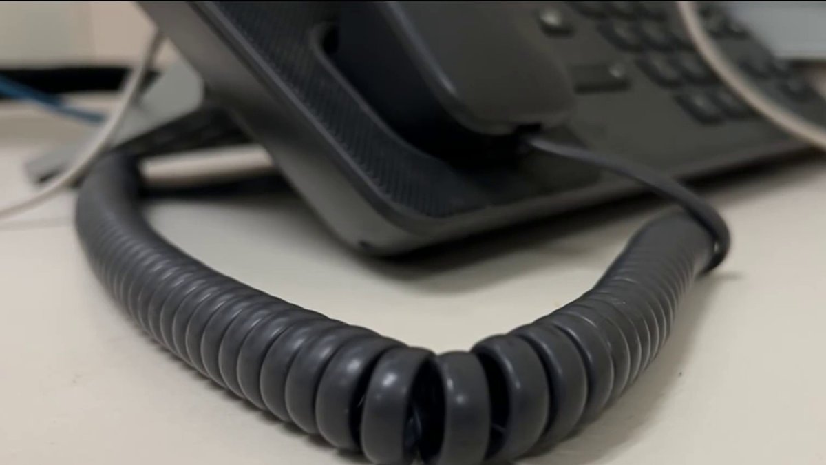 湾区居民对AT&T寻求终止固定电话服务表示担忧