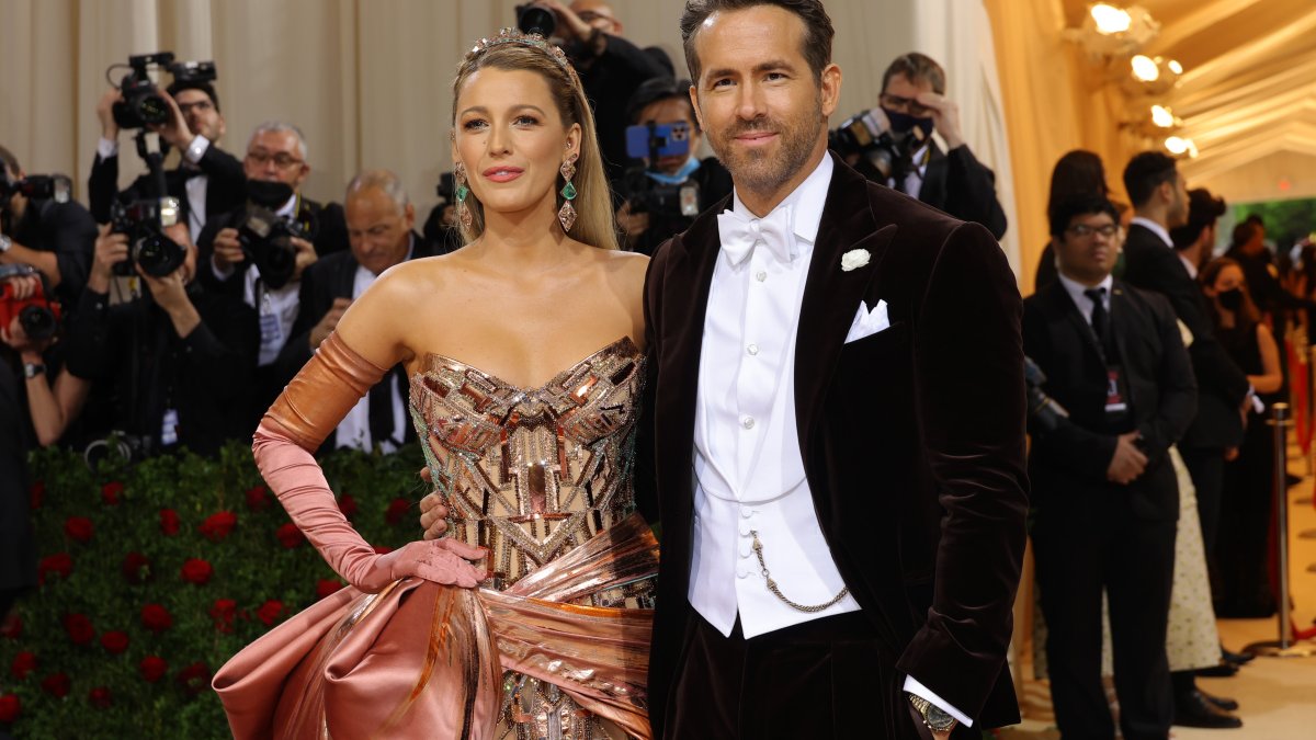 People love when Ryan Reynolds and Blake Lively troll each other publicly – NBC Bay Area - Vimarsana News