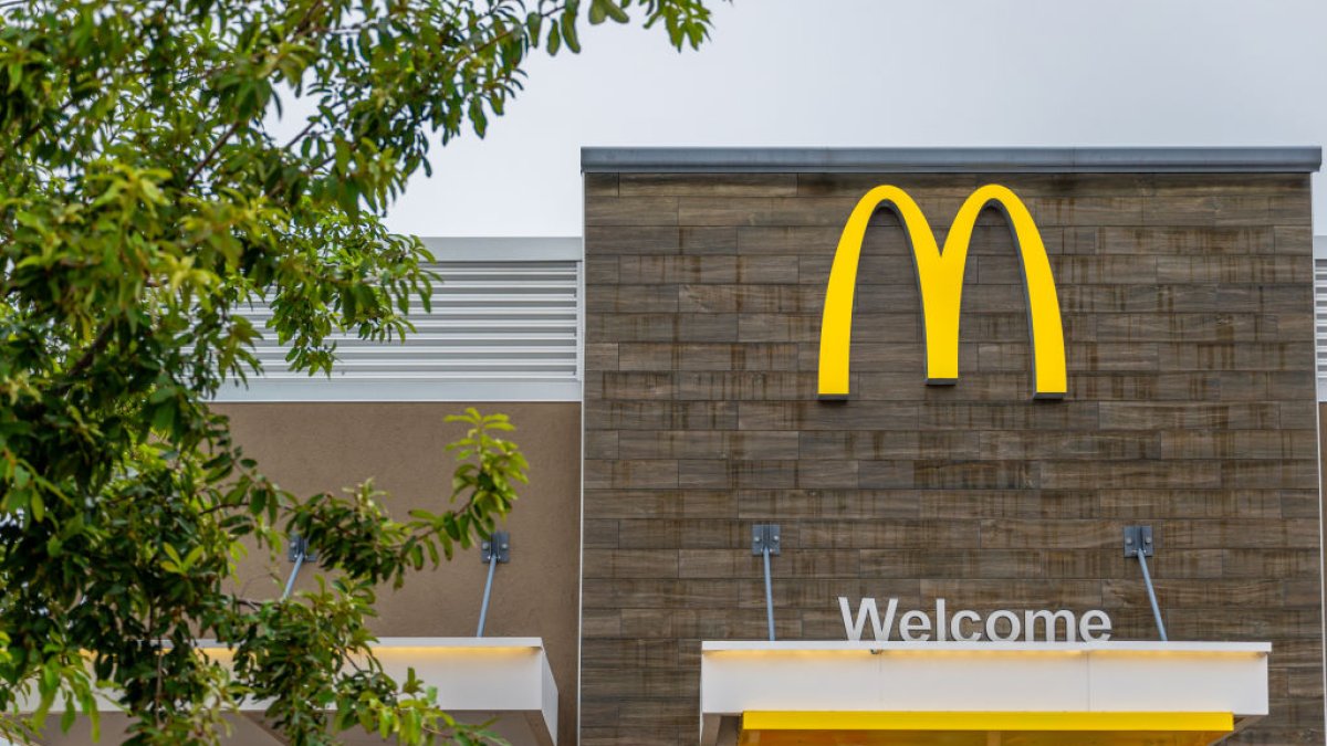 Why McDonald's is flipping its 'M' to become 'WcDonald's' – NBC Bay Area - Vimarsana News