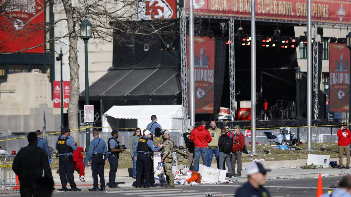 travis-kelce-kansas-city-chiefs-players-react-to-parade-shooting-nbc