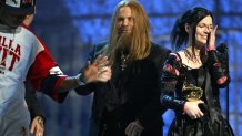 Evanescence accepts their Grammy for Bes