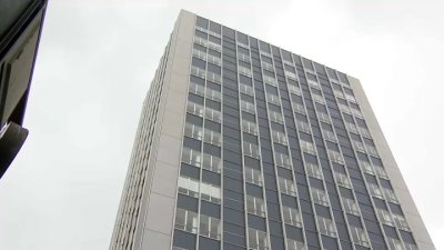 San Francisco office tower sells at steep discount