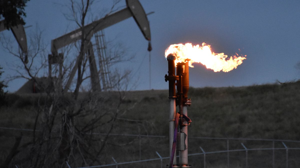 Heat-trapping carbon dioxide and methane levels in the air spiked to new record high – NBC Bay Area - Vimarsana News