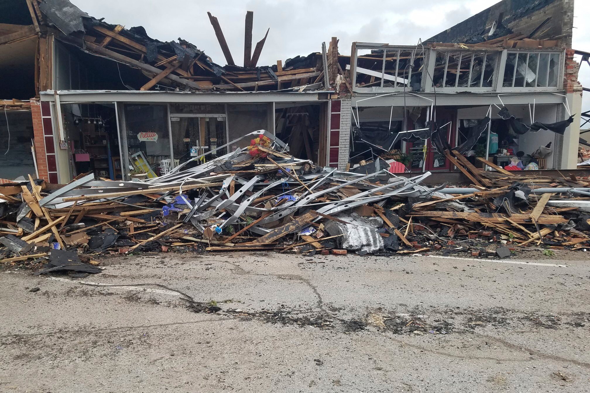 Tornado devastates small Oklahoma town, residents react – NBC Bay Area - Vimarsana News
