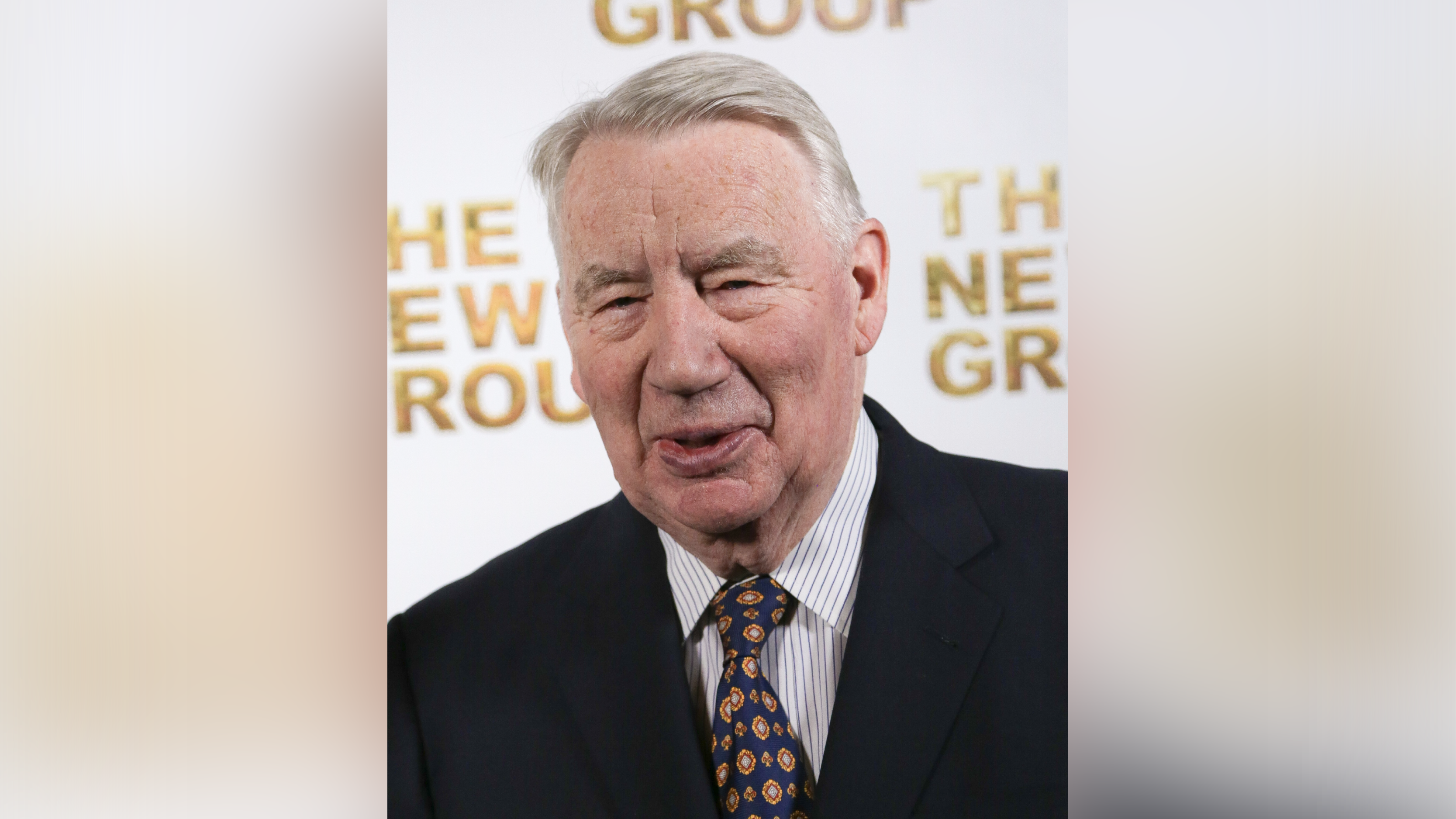 Robert MacNeil, creator and first anchor of PBS 'NewsHour,' dies at 93 – NBC Bay Area - Vimarsana News