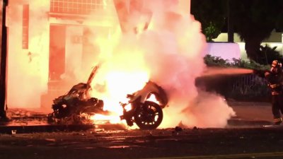 Fiery crash in Fremont leaves 1 dead, closes down busy roadway