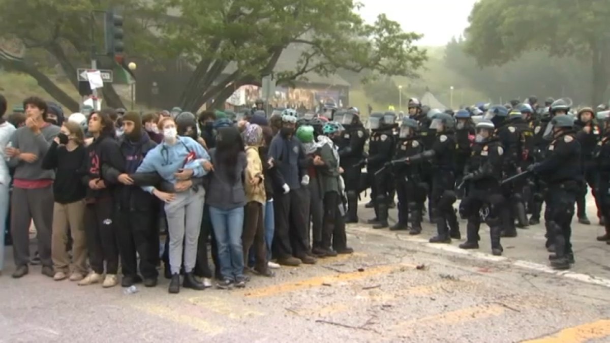 Police approach pro-Palestinian protesters at UC Santa Cruz – NBC Bay Area