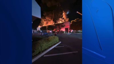 Crews contain 3-alarm fire in Fremont