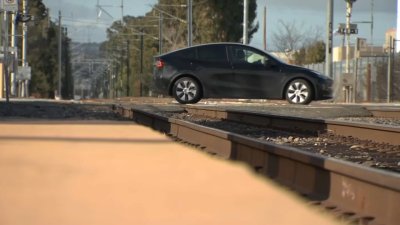 Dangerous Caltrain crossing in Burlingame sees renewed push for upgrade