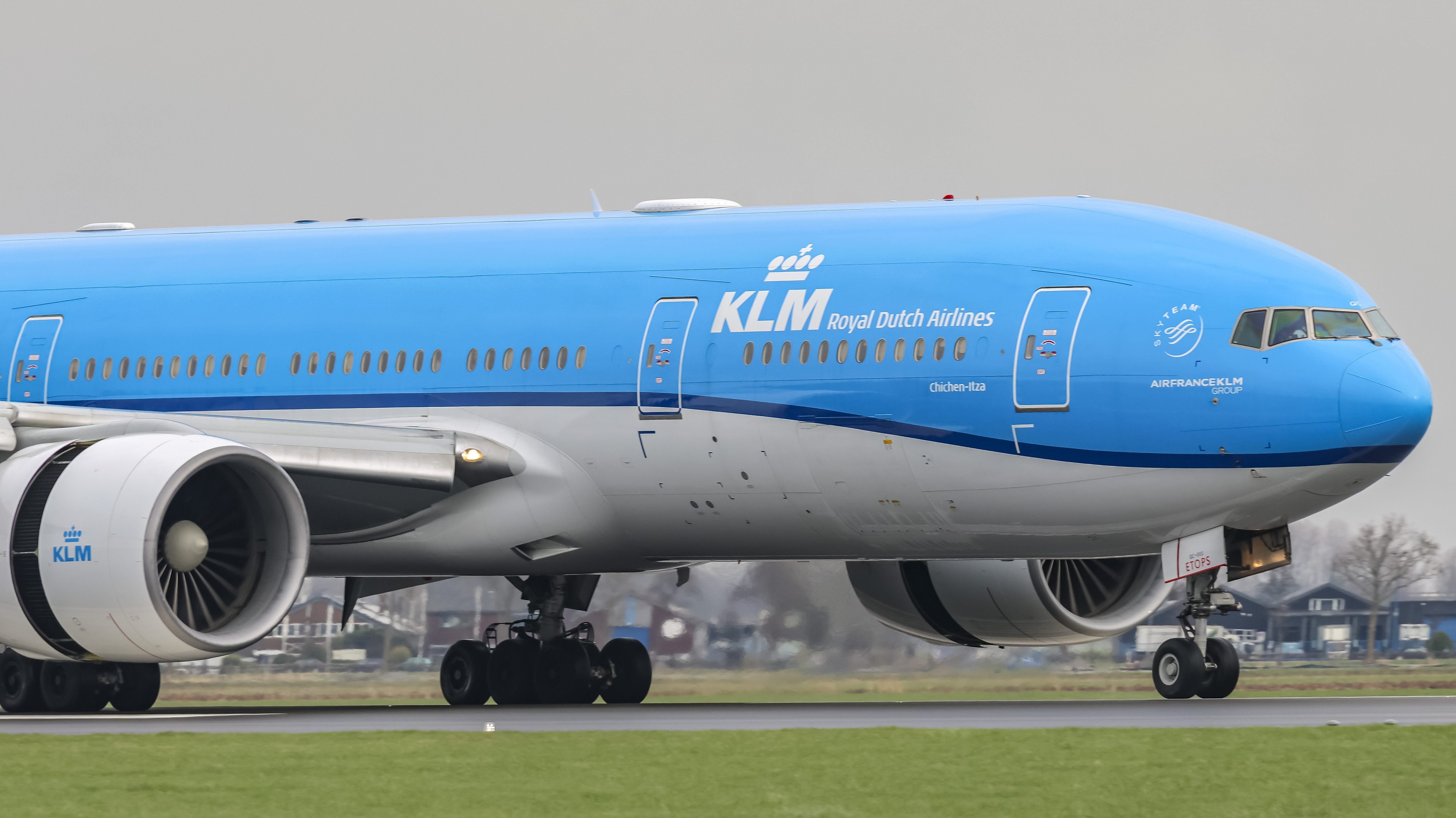Person killed at Netherlands airport after becoming trapped in airplane engine – NBC Bay Area - Vimarsana News