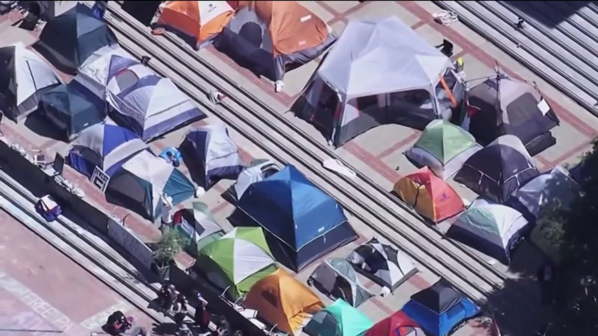 Pro-Palestinian protest continues at UC Berkeley – NBC Bay Area