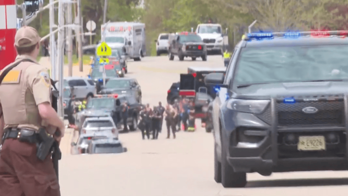 Wisconsin police fatally shot armed student outside Mount Horeb Middle School – NBC Bay Area - Vimarsana News