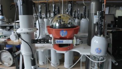 Underwater robots tracking climate change
