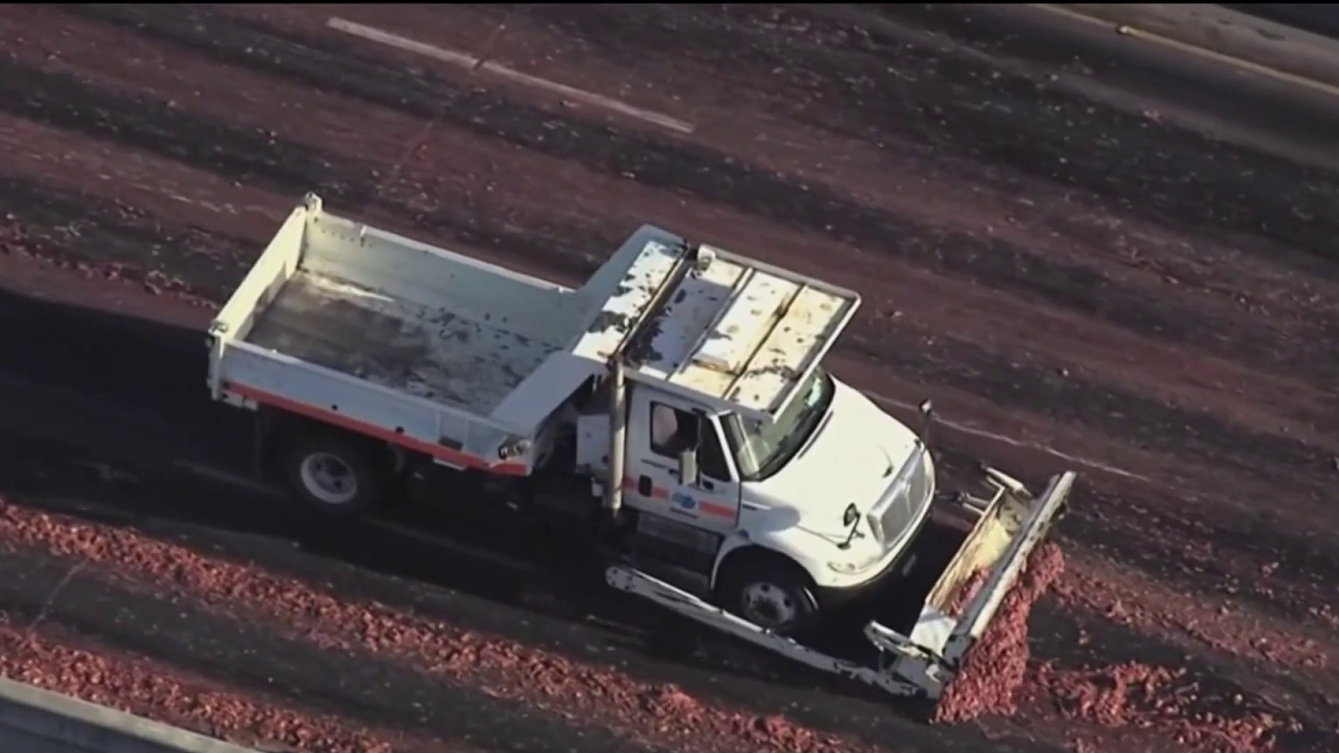 Chicken and beef parts spill on I-880 in Oakland – NBC Bay Area