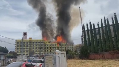 Watch: Fire breaks out at building under construction in Redwood City