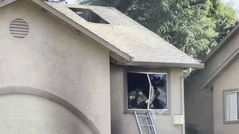2 critically injured in two-alarm Pittsburg apartment fire - Vimarsana News